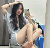 인스타녀 반바지 차림에 발바닥 노출