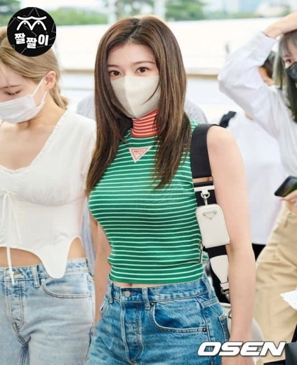 트와이스 사나 공항패션 야꼽 노출!