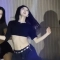 댄스팀의 탄력있는 복근