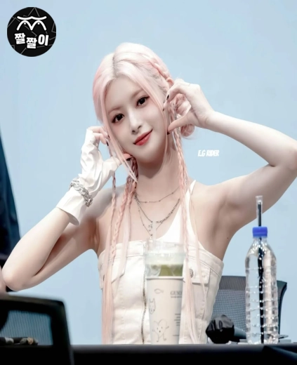 팬사인회 손하트 에버글로우 이런 은근슬겨