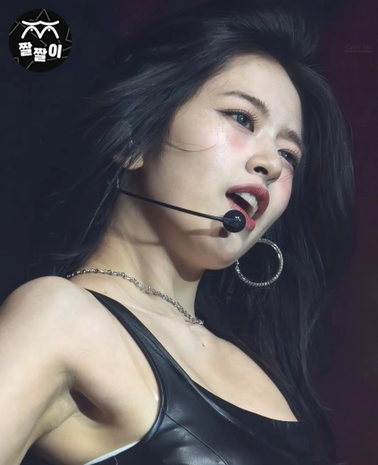 아이브 콘서트 유진 털겨 겨로즈업