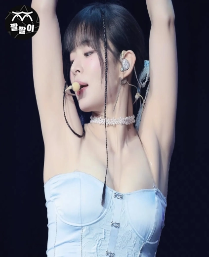 겨붕이들 침고이는 프미나 채영 겨드랑이
