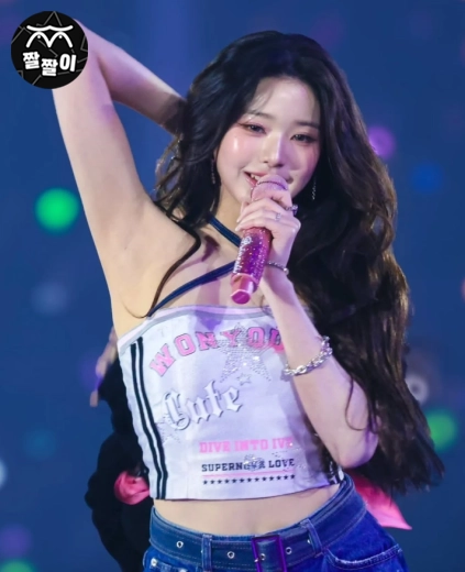 겨티쉬 생기게 만드는 아이브 장원영 겨드랑이