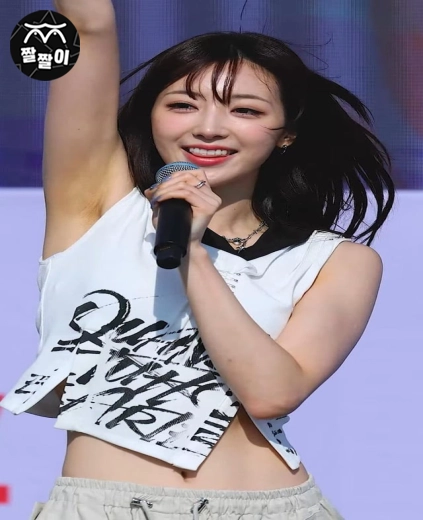 하이키 리이나 아찔한 배꼽