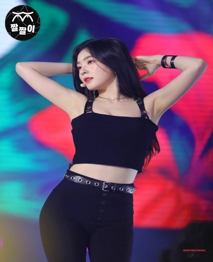 레드벨벳 아이린 겨드랑이~!