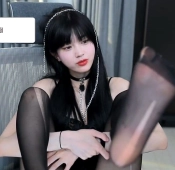 찢어진 검스 신은 문월 발바닥 근접캠