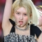 선명하게 보이는 아이브 가을 겨 모공