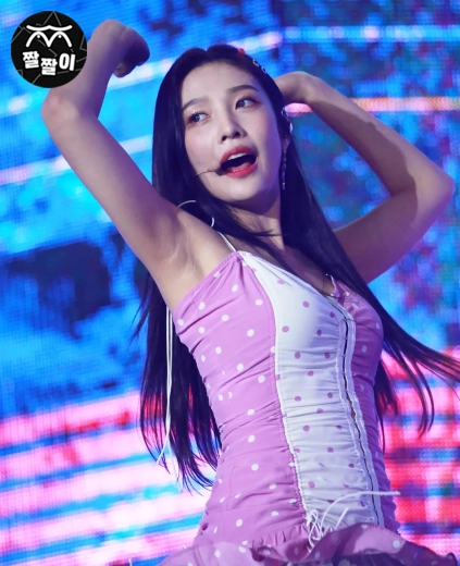 뮤뱅 레드벨벳 조이 착색겨