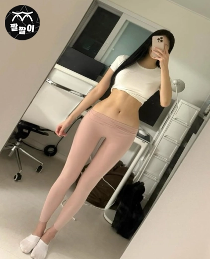 모델누나의 레깅스y존노출