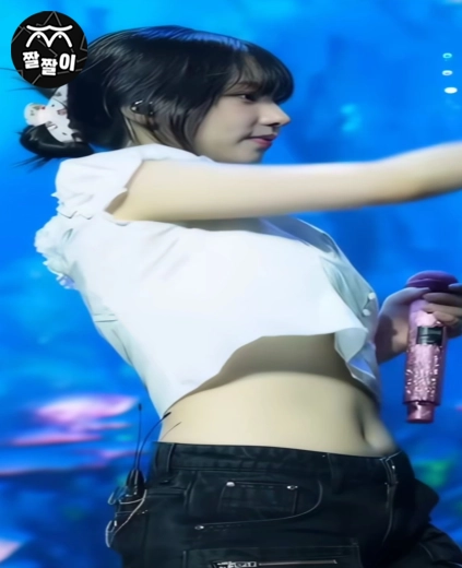 확신의 센터상 카리나