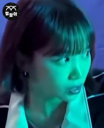 르세라핌 채원 뒤치기 모션