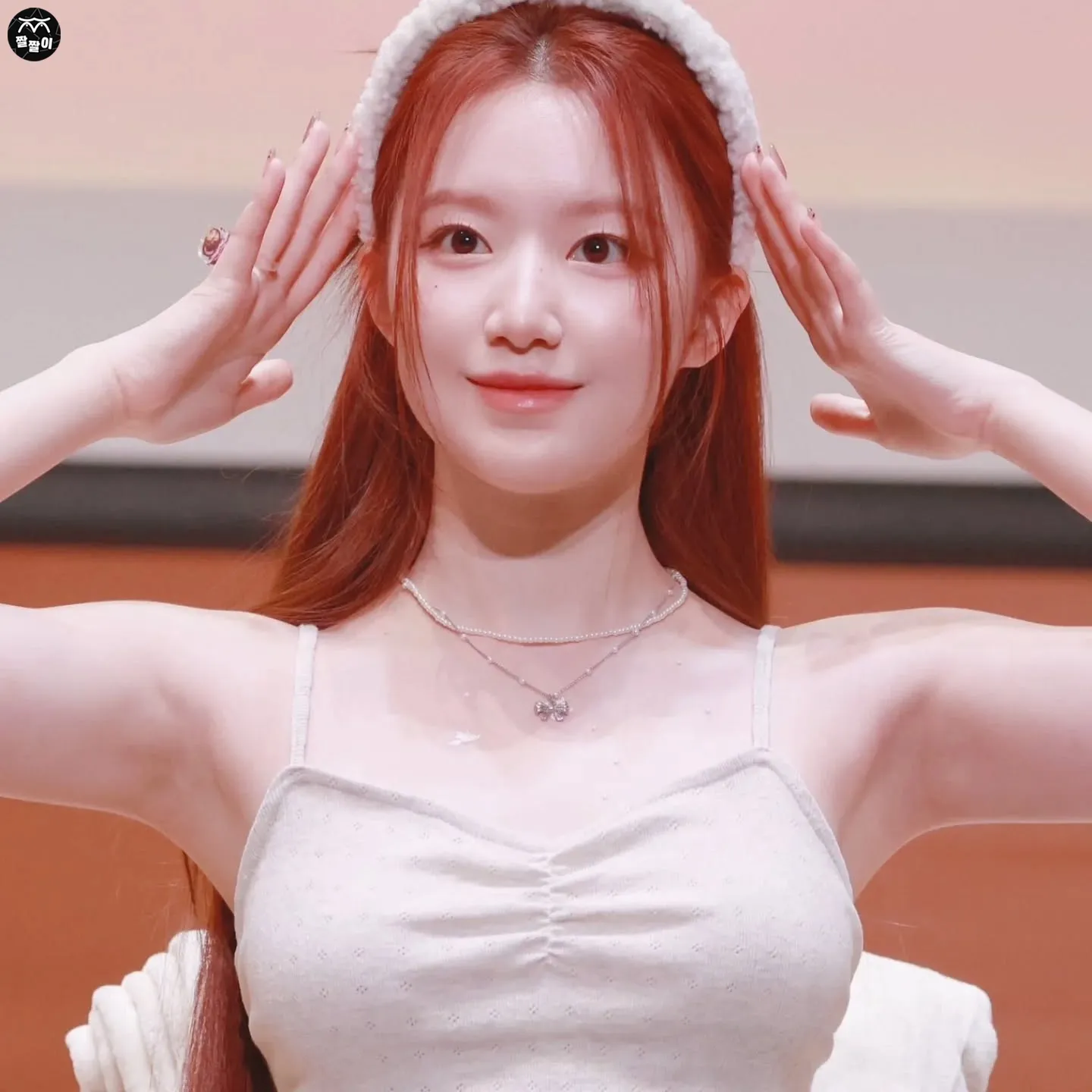 겨붕이들 침고이는 아이들 슈화 겨드랑이