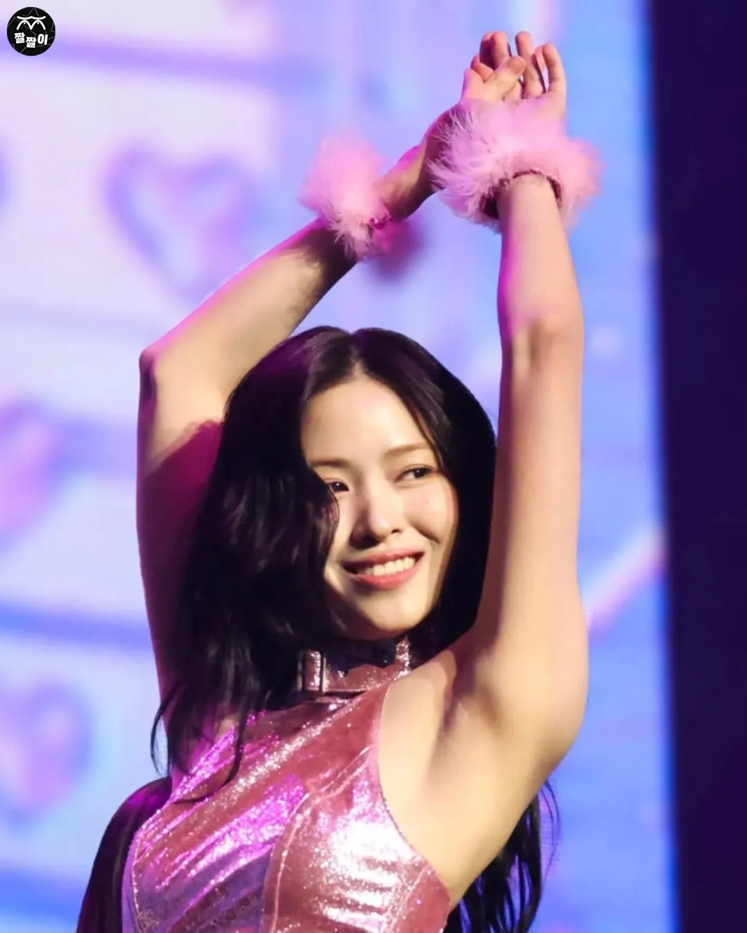 있지 콘서트 류진 섹드랑이+옆슴 노출