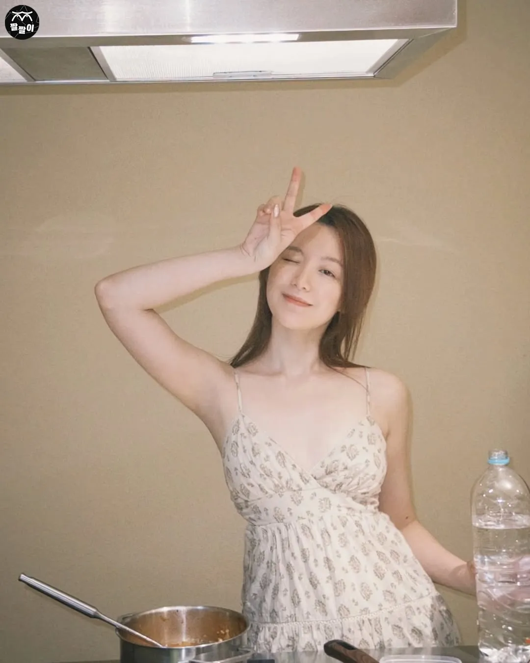 끈원피스 입은 아이들 슈화 접겨