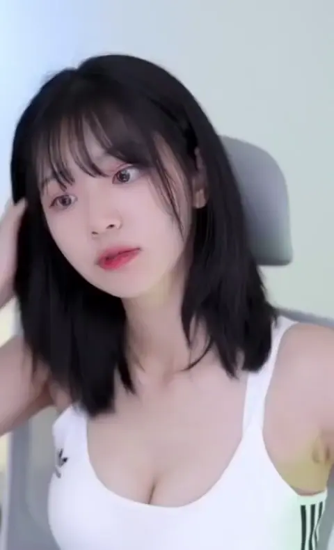 QWER 리더 쵸단 여캠 시절 미드 어필