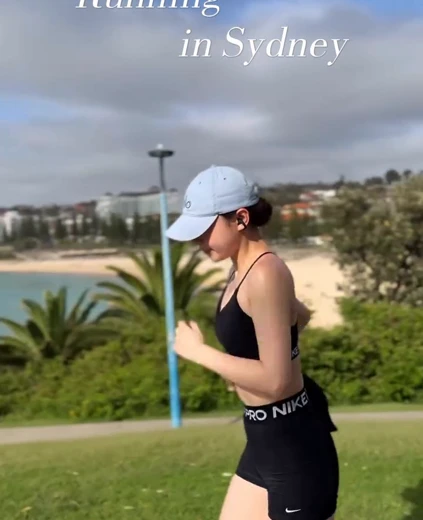 치어리더 김나연 꿀벅지 런닝하는 브라탑 숏레깅스 몸매
