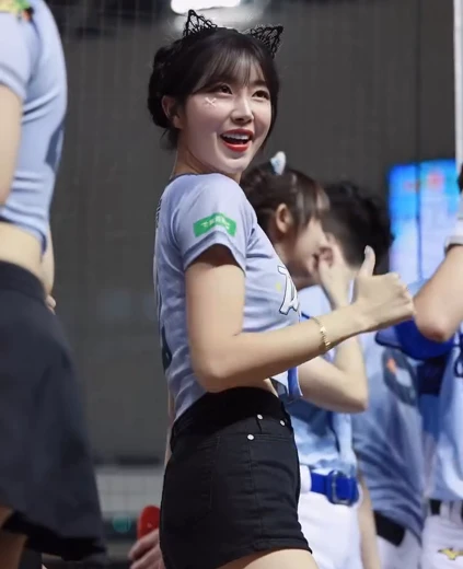 안지현 엉덩이 흔들흔들 삐끼댄스