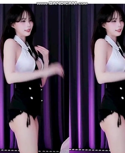 깅예솔  가슴골 미드가 오픈된 화이트 홀터넥 검정 넥타이