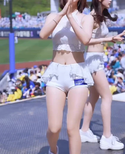박예은 겨드랑 핫팬츠 단발 미모