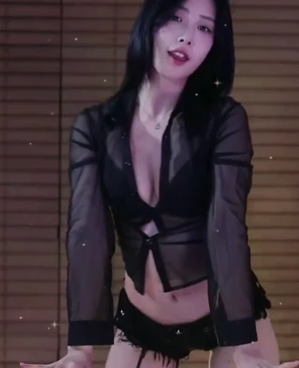 이름모르는 엉밑살 검정 레이스 브라 다 비치는 셔츠