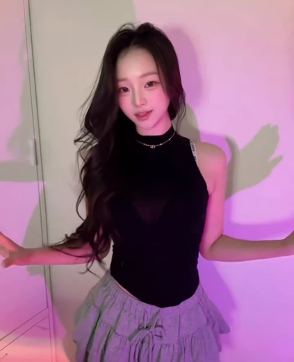 치어리더 이연진 가슴골  블랙 시스루 민소매 브라