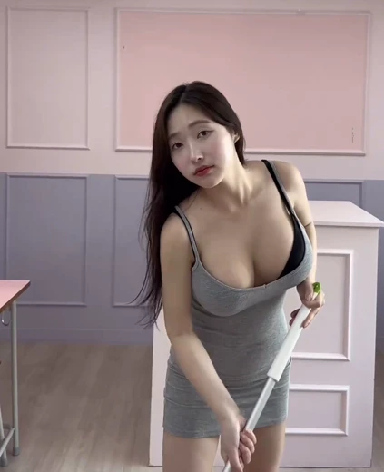 쭈바디 육덕가슴 블랙 브라 삐져나온 회색 끈미시룩