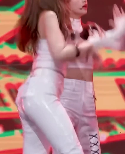 리아 엉덩이 화이트 애나멜 백바지