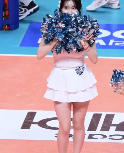 치어리더 김현영 허벅지 착한 몸매 샤이보이 댄스