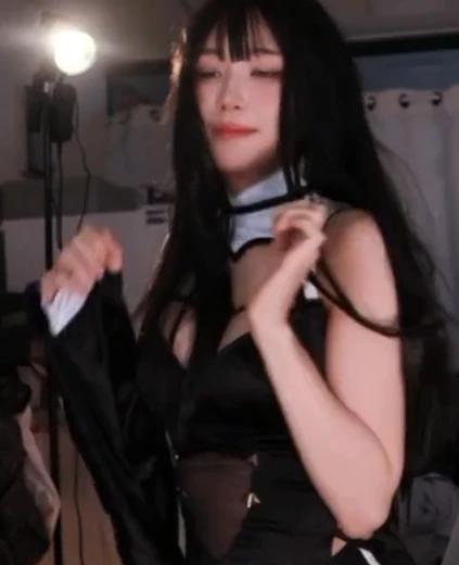 뀨냥냥 가슴 미드에 구멍난 검정 바니걸 시스루 몸매