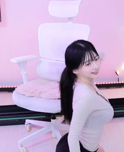 양유정 엉덩이 대박 바닥안무 추는 청핫팬츠