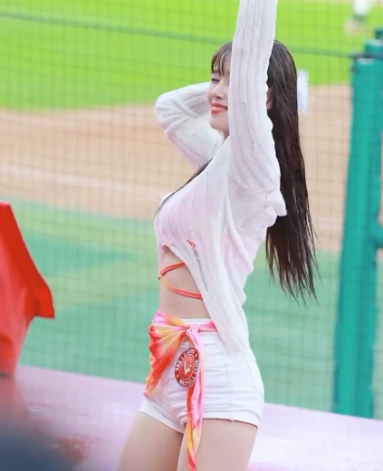치어리더 김도아 엉벅지 비오는날  맨발 섹시 댄스