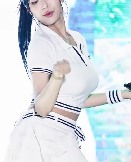 포니테일 초원 꿀벅지 스포티한 흰 테니스치마 묵직한 가슴