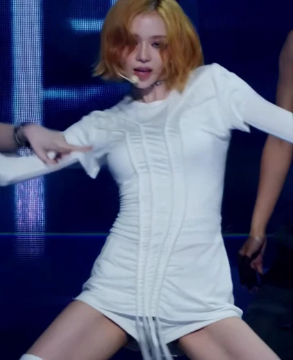 에스파 윈터 허벅지 화이트 셔링 원피스 롱부츠