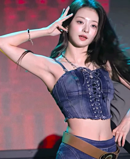 이나경 야드랑이 페로몬 뿜는 깊은 야꼽 청바지핏