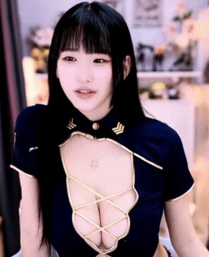 하리미 H컵 가슴 맘껏 자랑하는 미드 시원하게 뚫린 제복