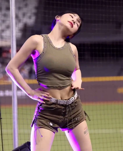 치어리더 이다혜 가슴 봉긋 민소매 대만 응원 댄스