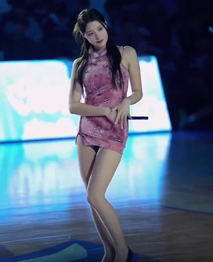 이예빈 허벅지 치파오 옆트임 각선미
