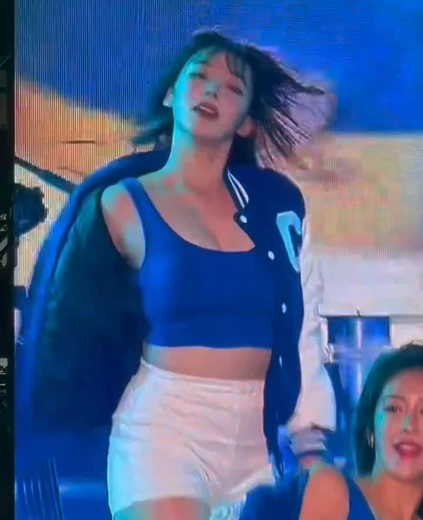 치어리더 하지원 가슴골 충남대 축제  아이돌급 미모