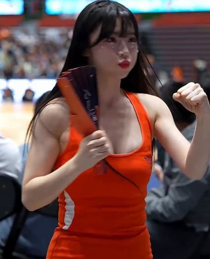 치어리더 김나연 가슴골 주황 원피스 엉덩이 라인