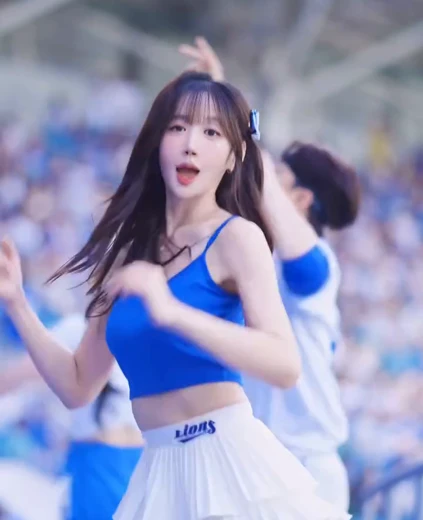 치어리더 오서율 겨드랑이 상큼한 파란 나시 출렁이는 가슴 무빙