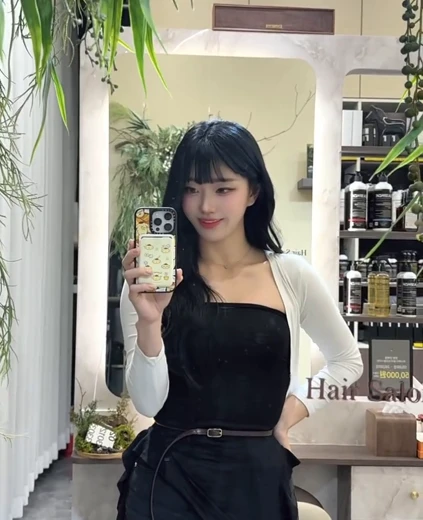 치어리더 조다정 허벅지 사복 블랙 튜브탑 셀카 미모