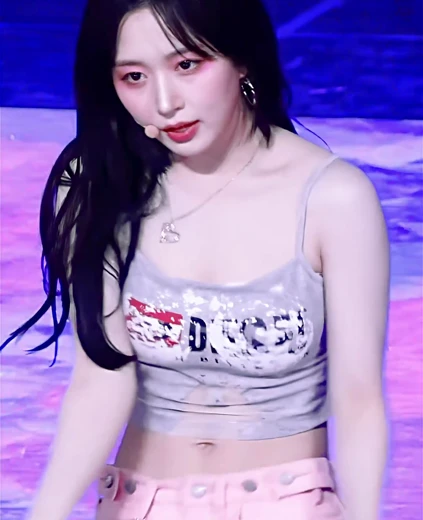 엔믹스 해원 배꼽 회색 끈나시 팔 모으는 안무 뭉클해지는 가슴골