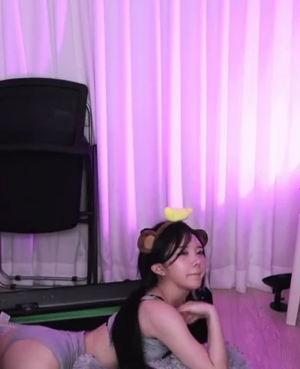 밥새 엉덩이 팬티급 회색 돌핀팬츠 입고 누워서 마구 흔드는 바운스