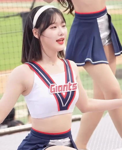 치어리더 최홍라 겨드랑이 춤선이 아름다운 아이브 해야 댄스