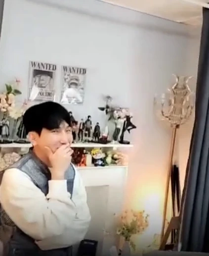 하리미 슴부먼트 코앞에서 보면 이렇게 되는구나 ㄷㄷ