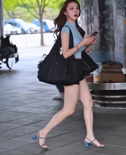 치어리더 김현영 허벅지 E컵 거유 가슴 밀착티 와이어브라
