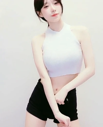 유연 허벅지 화이트 19호룩 입은 잘록한 개미허리