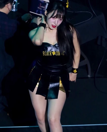 치어리더 하지원 겨드랑이 가죽 튜브탑 피지컬
