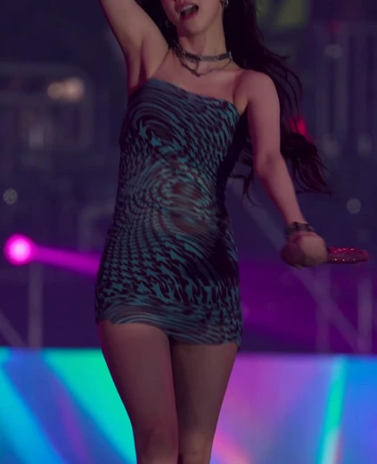 카리나 꿀벅지 시원한 칠성사이다 오프숄더 묵직한 가슴