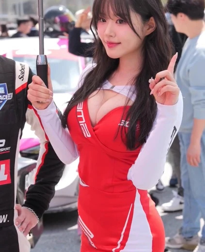 홍딩굴 가슴골 레이싱걸 본업하는 여캠 몸매 ㅗㅜㅑ